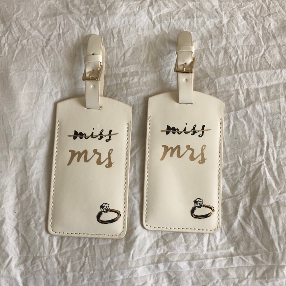 Kate Spade Mrs. Luggage tag brand new